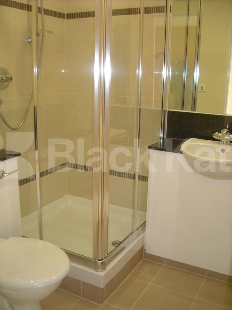 			NEW INSTRUCTION, 3 Bedroom, 1 bath, 1 reception Flat			 The Vantage, Metro Central, 119 Newington Causeway, Elephant and Castle